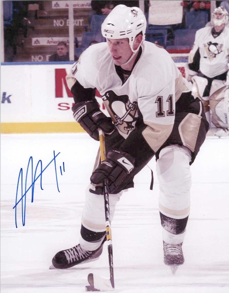 Jordan Staal Signed Autographed Glossy 8x10 Photo Poster painting Pittsburgh Penguins - COA Matching Holograms