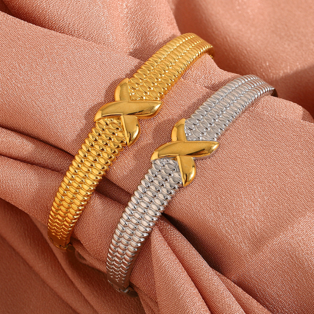 Design Personality Versatile Stainless Steel 18K Gold Plated X-Grain Buckle Bracelet For Women