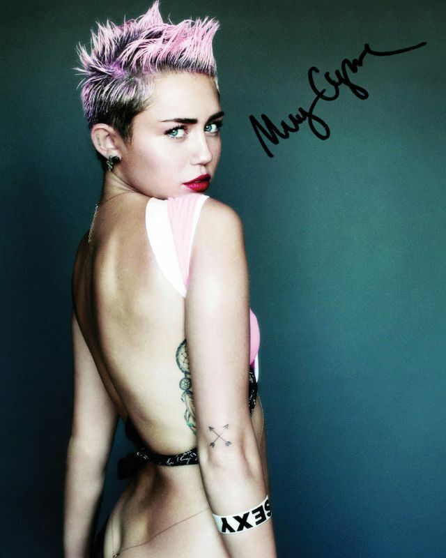 Miley Cyrus Autograph Signed Photo Poster painting Print