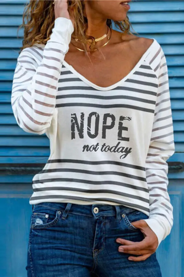Casual V Neck Regular Print Basic Top