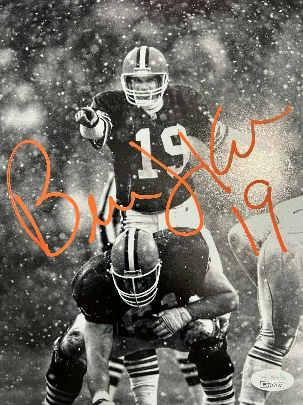 BERNIE KOSAR CLEVELAND BROWNS JSA AUTHENTICATED ACTION SIGNED 8X10