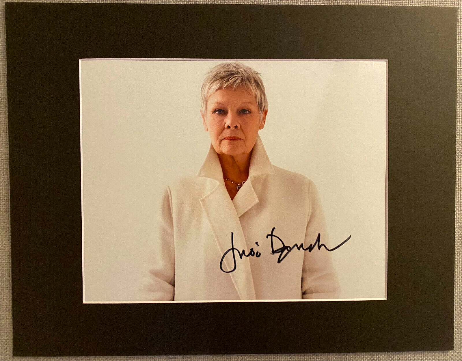 Judi Dench Signed In-Person Autograph Photo Poster painting Display - Authentic, 007 Skyfall