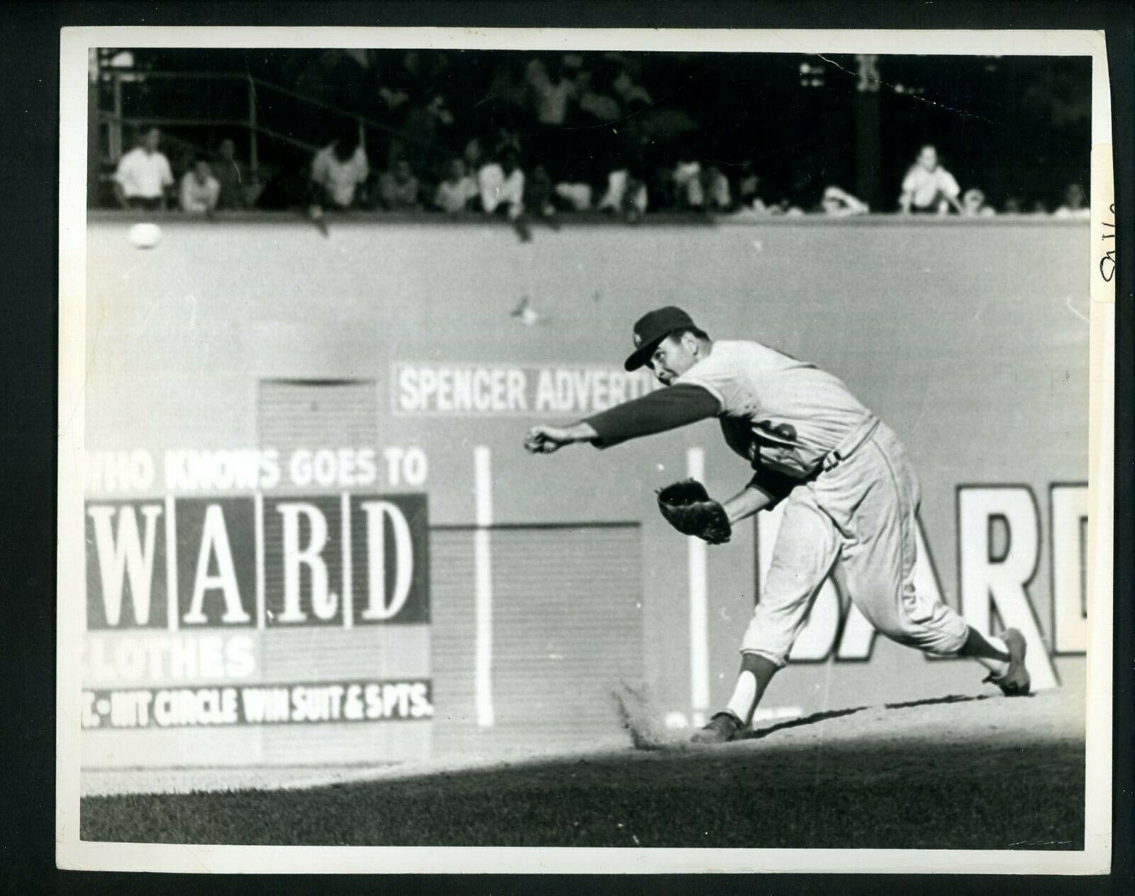 Ron Perranoski pitching action 1962 Type 1 Press Photo Poster painting Los Angeles Dodgers