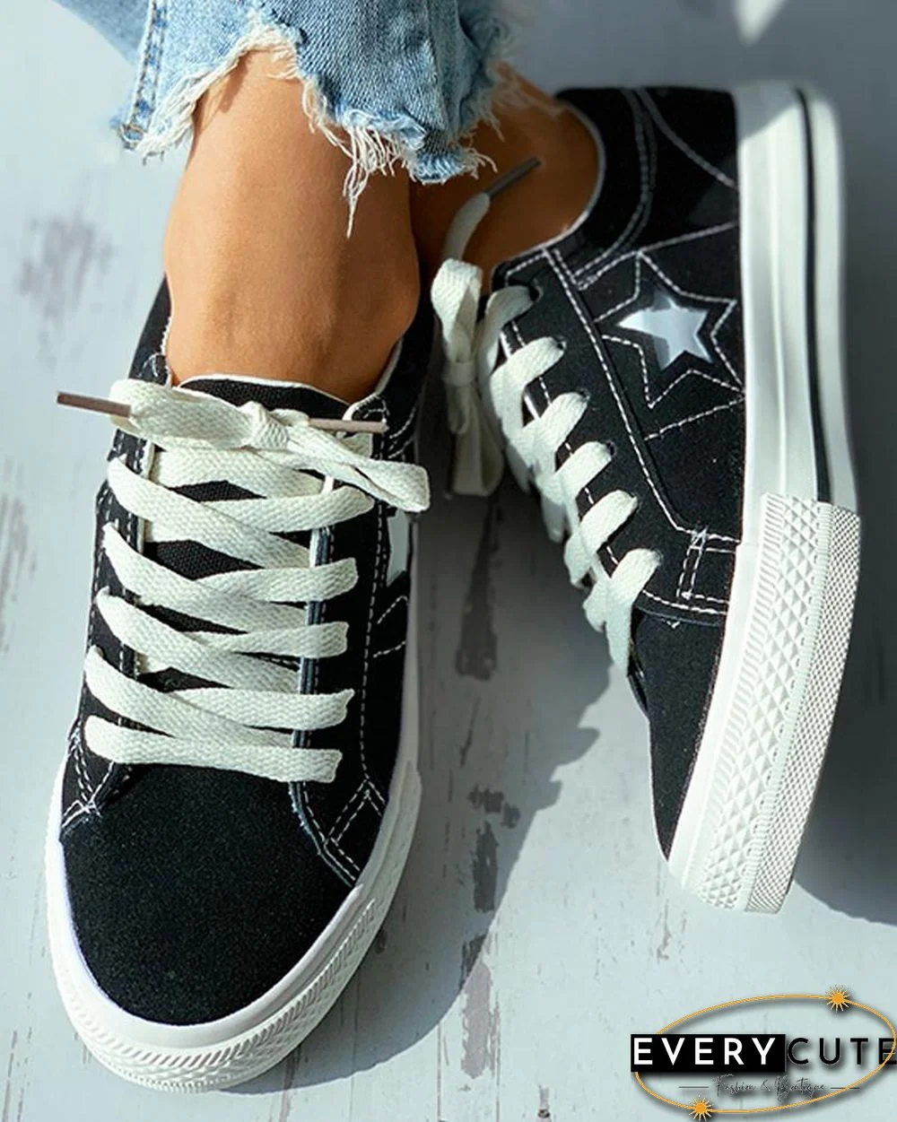 Star Pattern Cutout Lace-up Suede Shoes