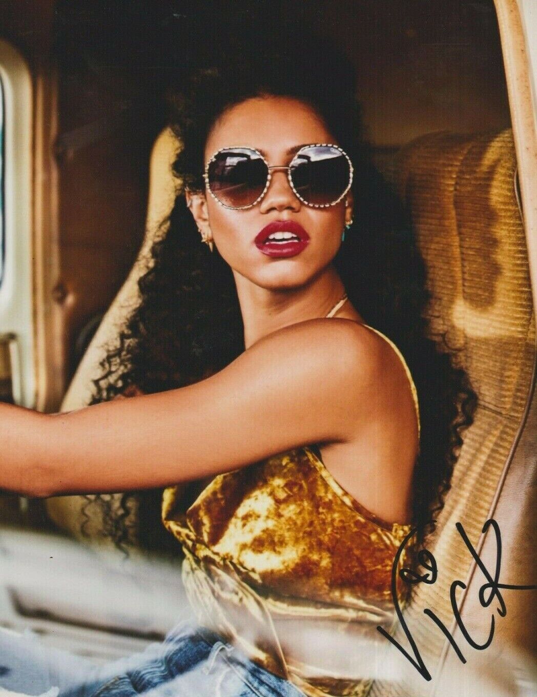 Vick Hope **HAND SIGNED** 10x8 Photo Poster painting ~ AUTOGRAPHED