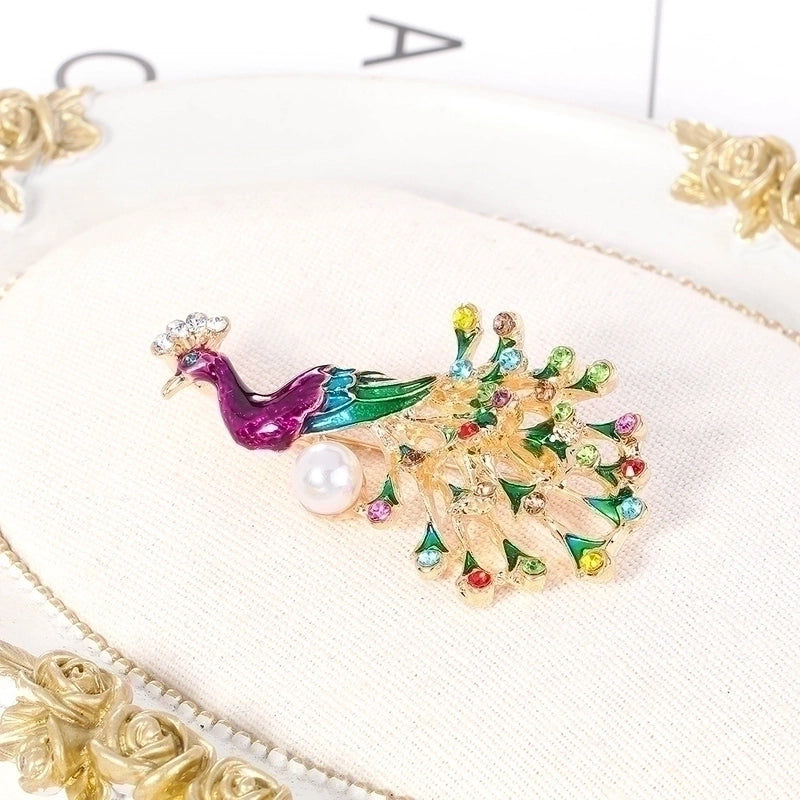 Women’s Elegant Retro Animal Peacock Alloy Brooches Plating Rhinestone Brooches
