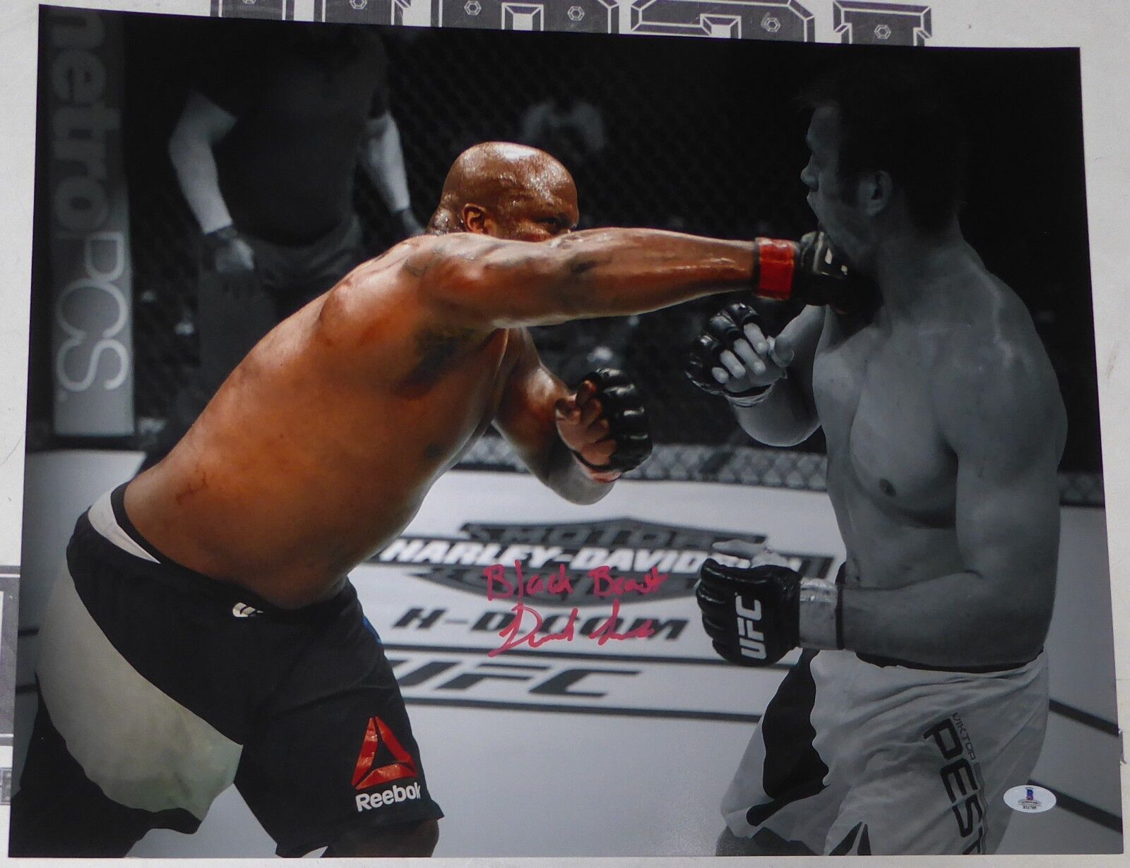 Derrick Lewis Signed UFC 192 16x20 Photo Poster painting BAS Beckett COA Black Beast Autograph