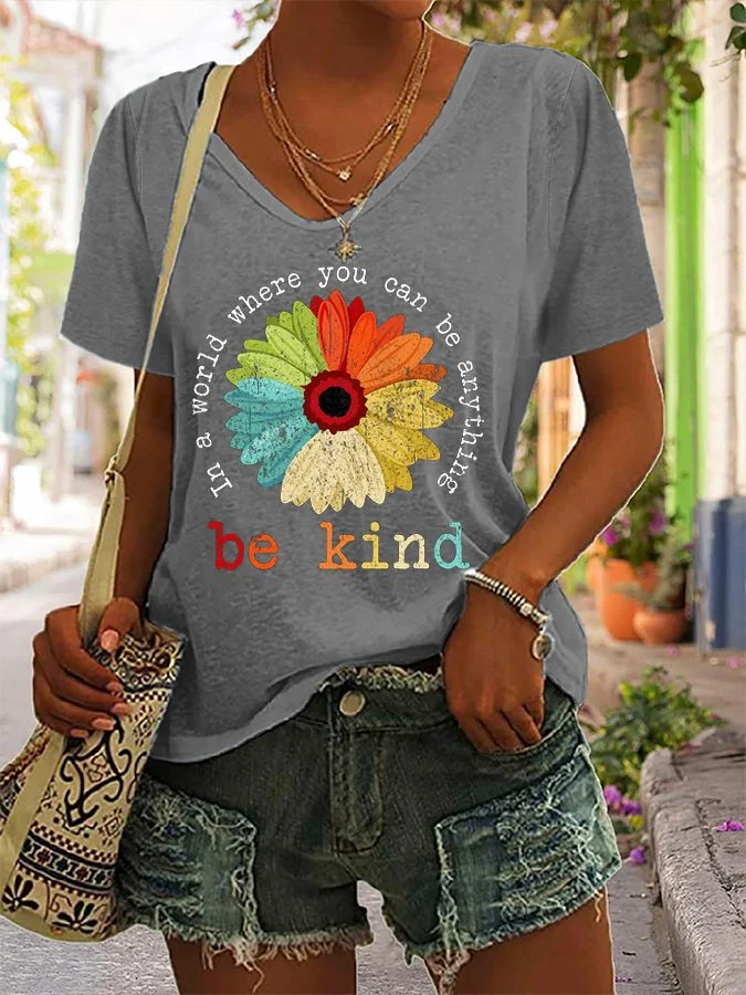 Women's In A World Where You Can Be Anything Be Kind Print T-Shirt socialshop