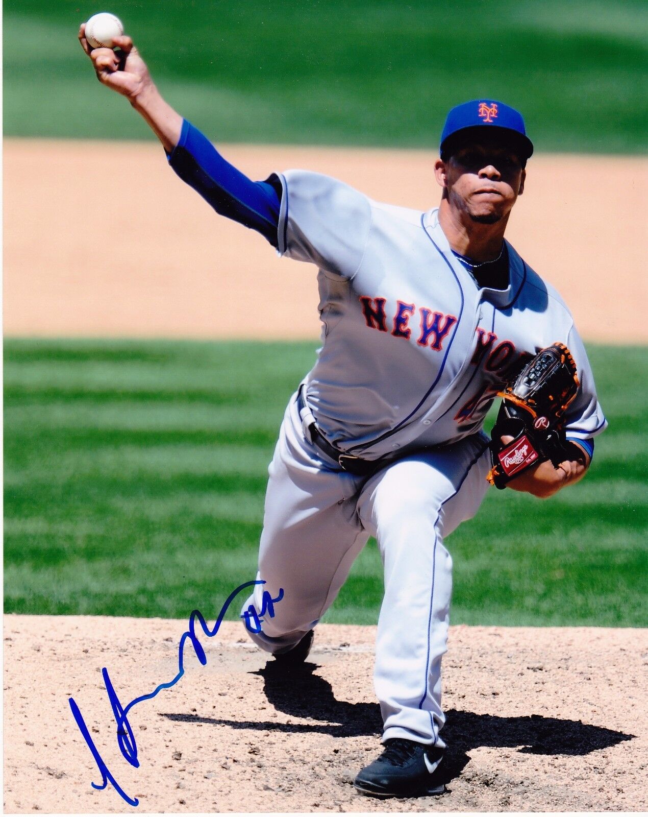 HANSEL ROBLES NEW YORK METS ACTION SIGNED 8x10