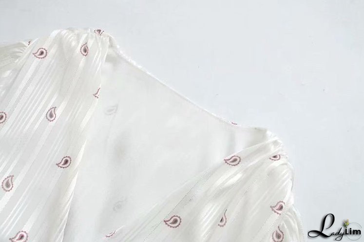 Sweet V-Neck Dress Multi-Layer Lace Detail