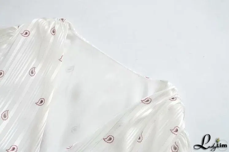 Sweet V-Neck Dress Multi-Layer Lace Detail