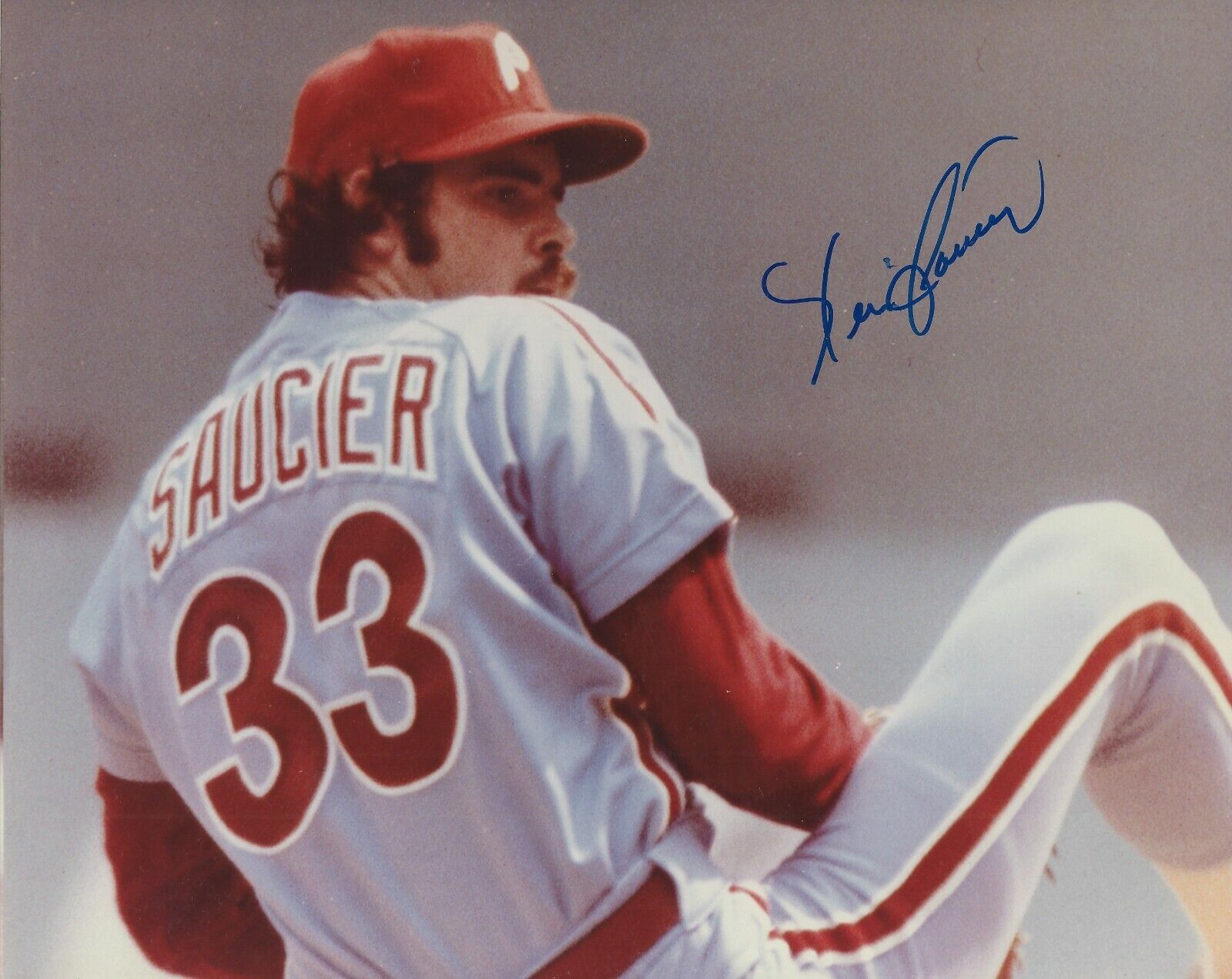 Signed 8x10 KEVIN SAUCIER Philadelphia Phillies Autographed Photo Poster painting- COA