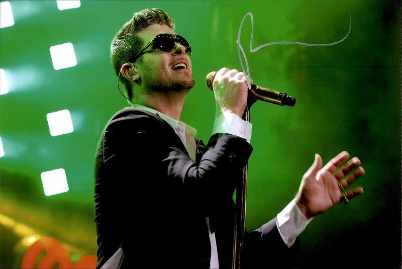 Robin Thicke Authentic signed rock 10X15 Photo Poster painting W/Certificate Autographed (B2)