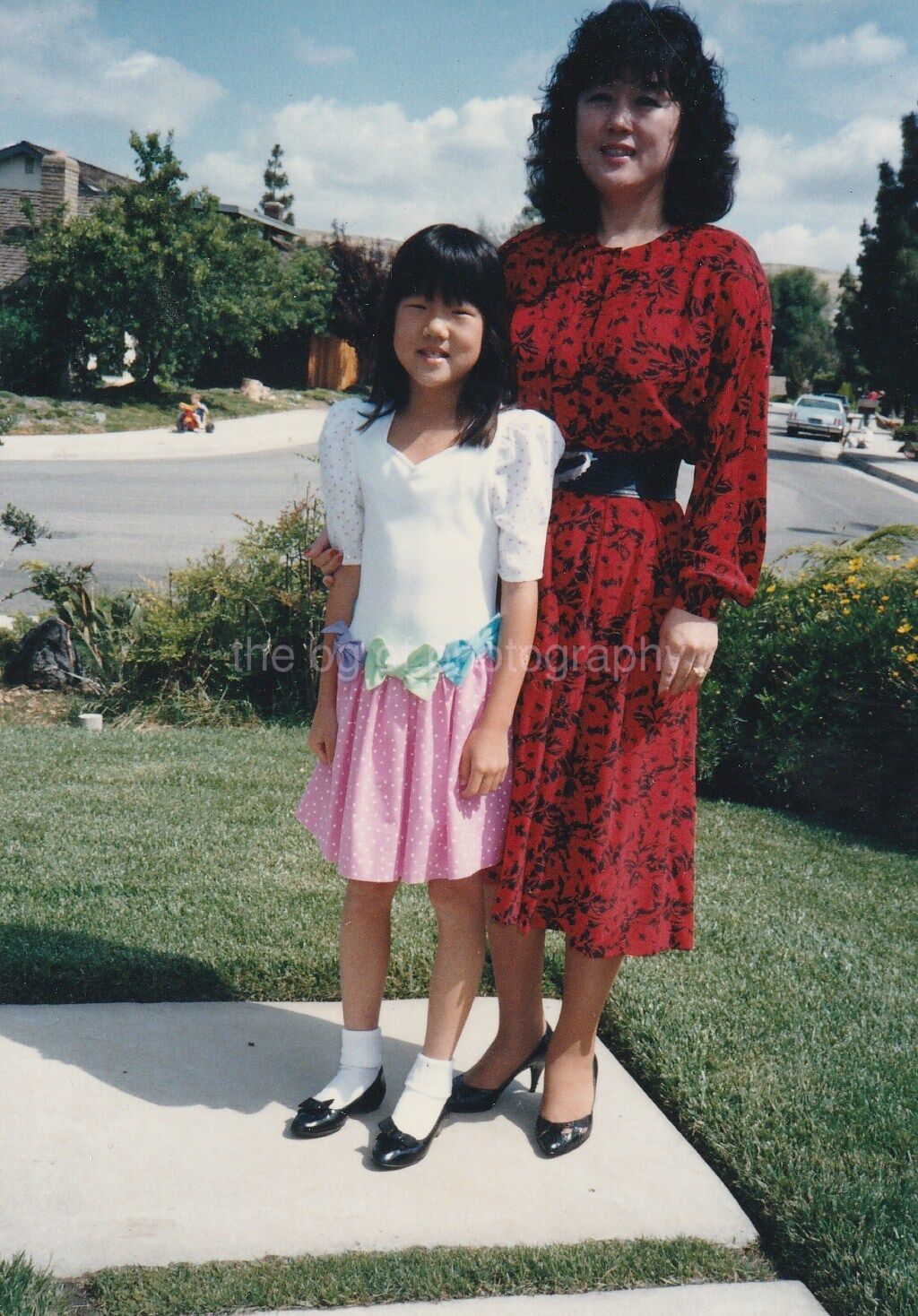 Mother Daughter Portrait FOUND Photo Poster painting ColorOriginal Snapshot 91 26