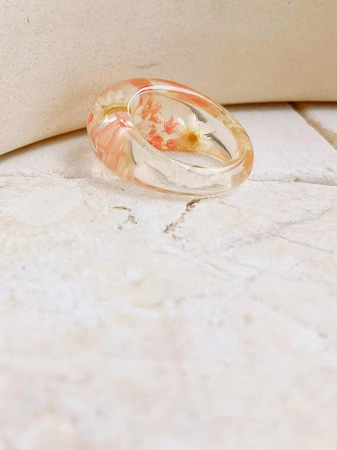 White Daisy Oval Resin Ring