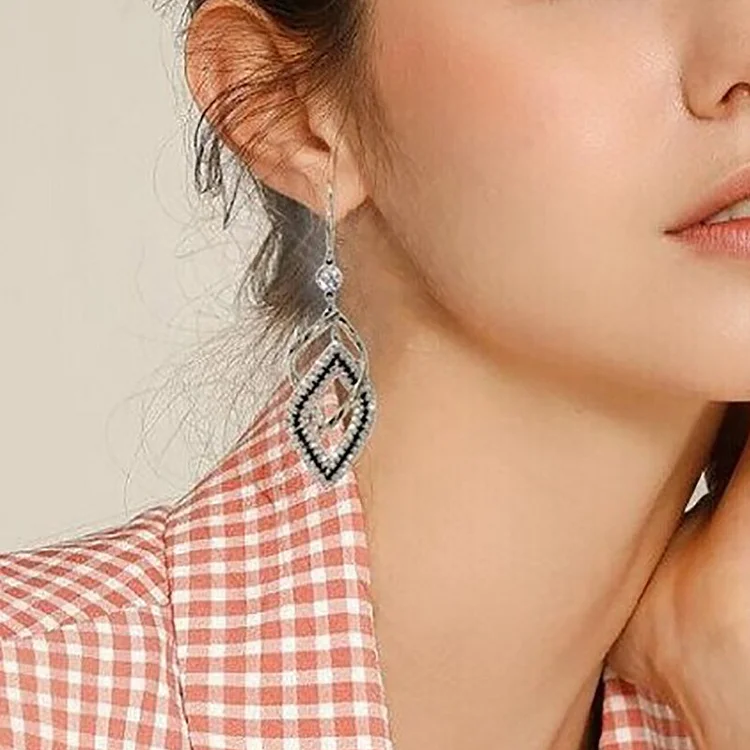 1Pair Rhombus Rhinestone Drop Earrings