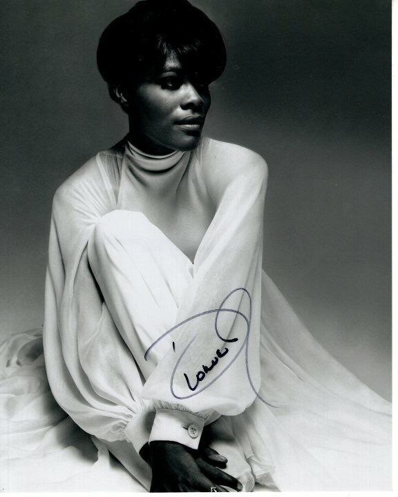 DIONNE WARWICK Signed Autographed 8x10 Photo Poster painting