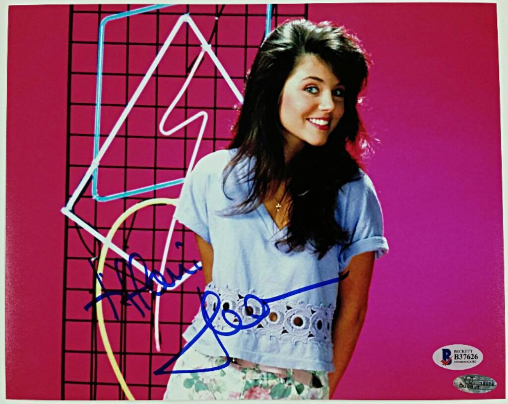 TIFFANI AMBER THIESSEN Kelly Kapowski signed 8x10 Photo Poster painting 1 Auto ~ Beckett BAS COA