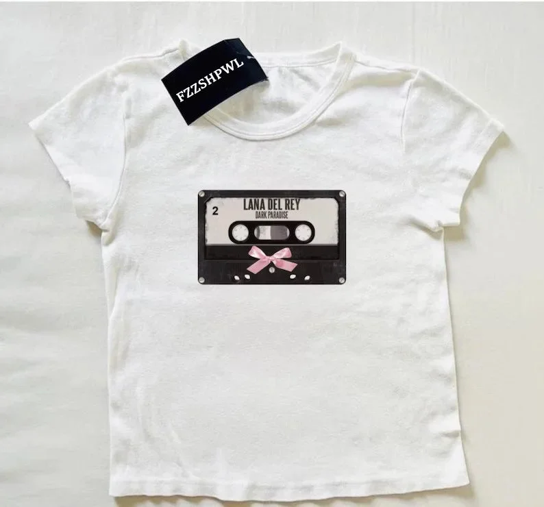 Toloer Audio Tape Print White Tee-Outfit Ideas