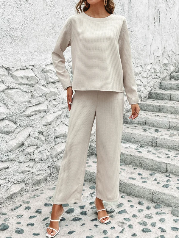 How Senior Women Can Master Autumn Suits Styling: Confidence-Boosting Tips