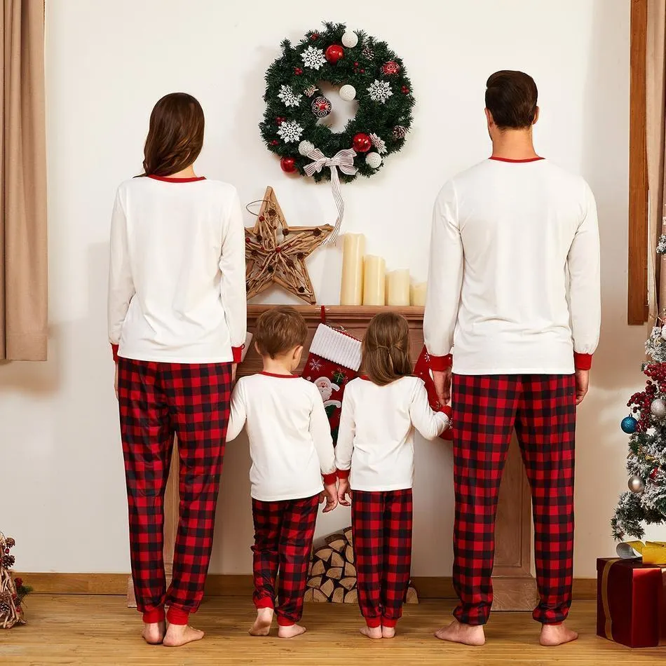Merry Christmas Plaid Car Carrying Christmas Tree Family Matching Pajamas Set