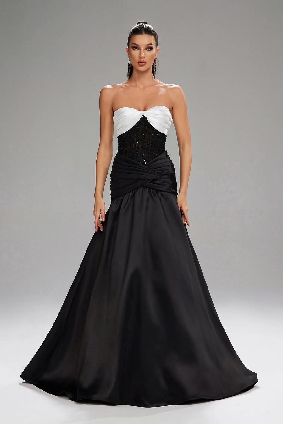 Lussooy Black Stunning Satin Strapless Sleeveless Sweetheart Long Prom Dress with Sequins 