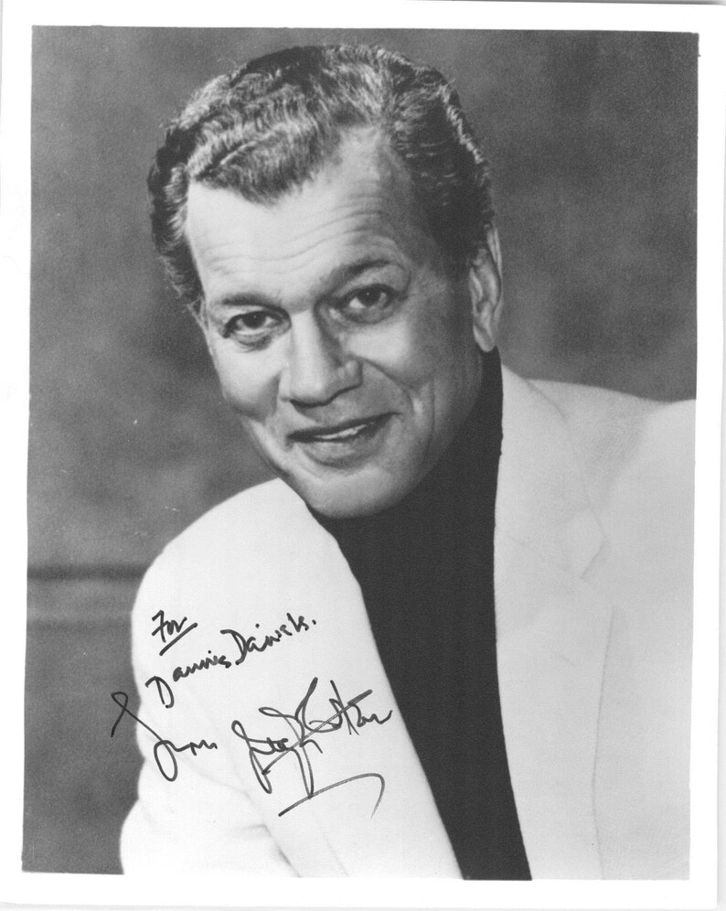 Joseph Cotten Signed Autographed Vintage Glossy 8x10 Photo Poster painting - COA Matching Holograms