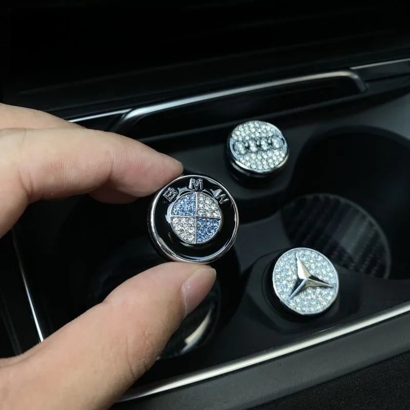 Car cigarette lighter dust plug