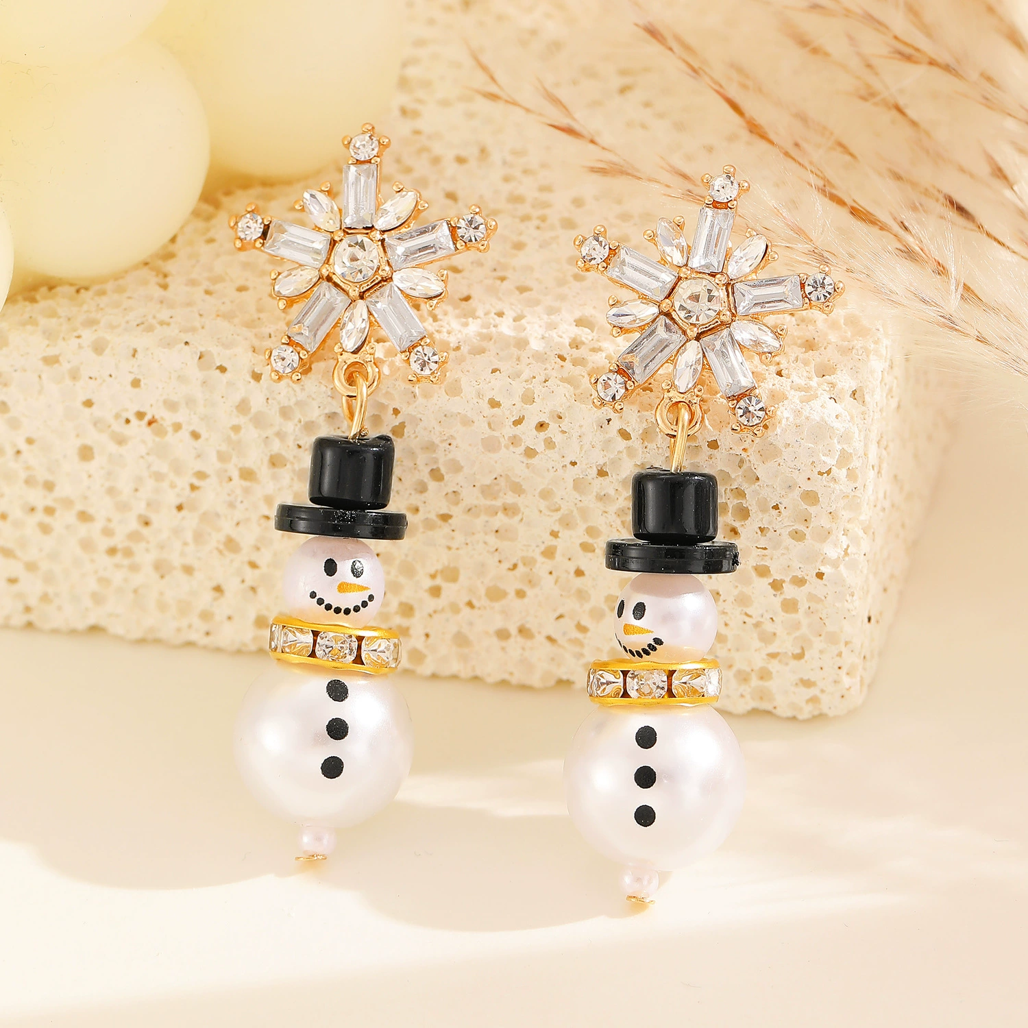 Pearl snowman zirconia earrings
