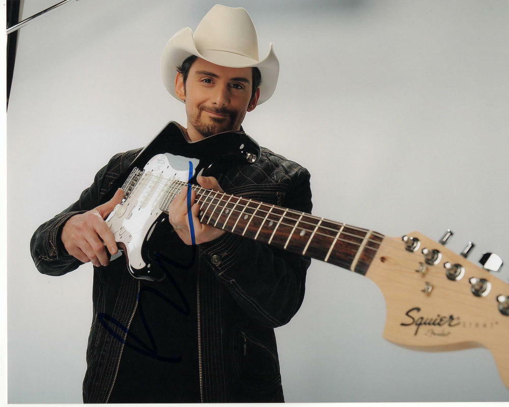 BRAD PAISLEY SIGNED AUTOGRAPHED 8X10 Photo Poster painting - LOVE AND WAR, PLAY, WHEELHOUSE 1