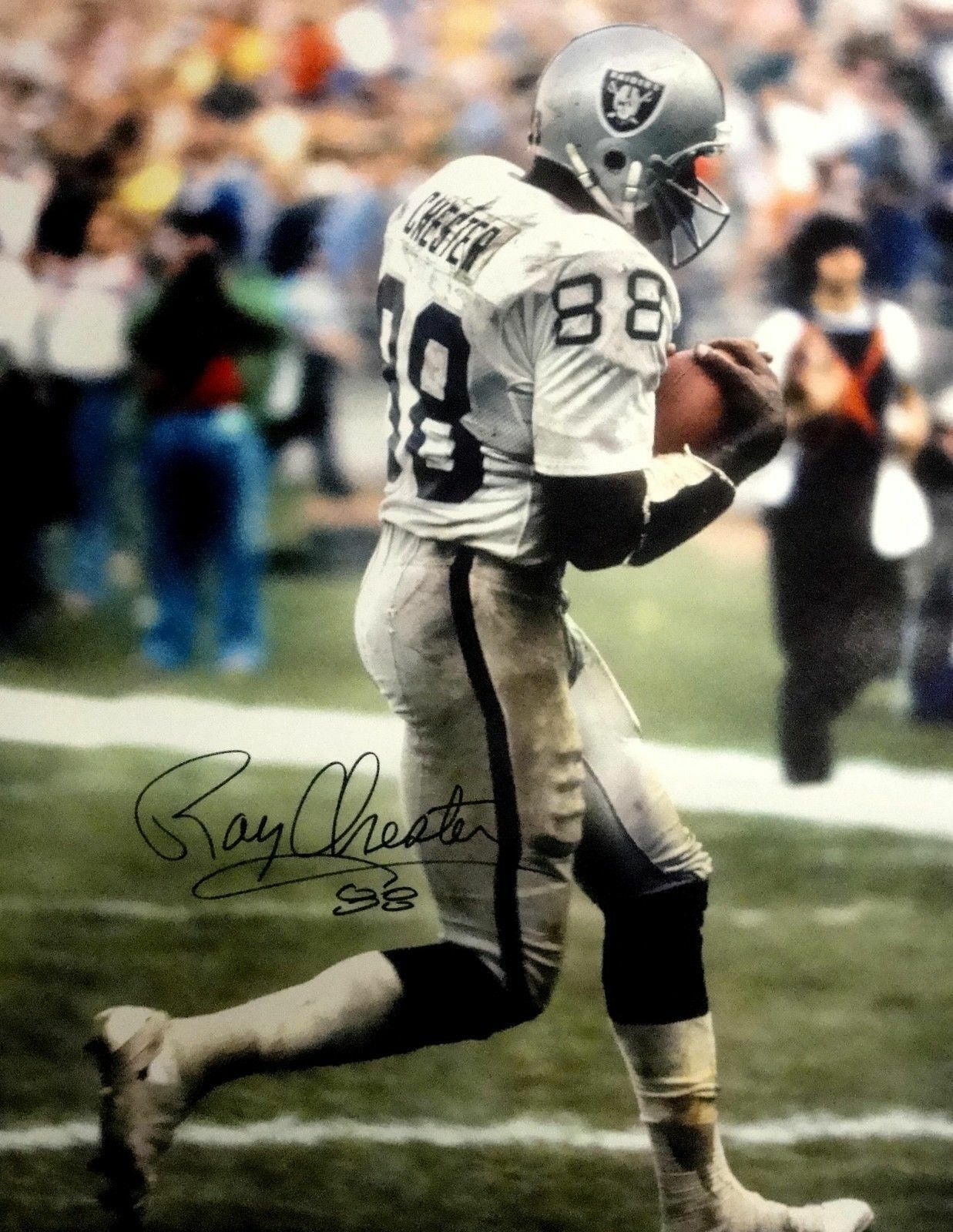 Raymond Chester Signed Autographed 16x20 Photo Poster painting Raiders Running W/ COA Raiders