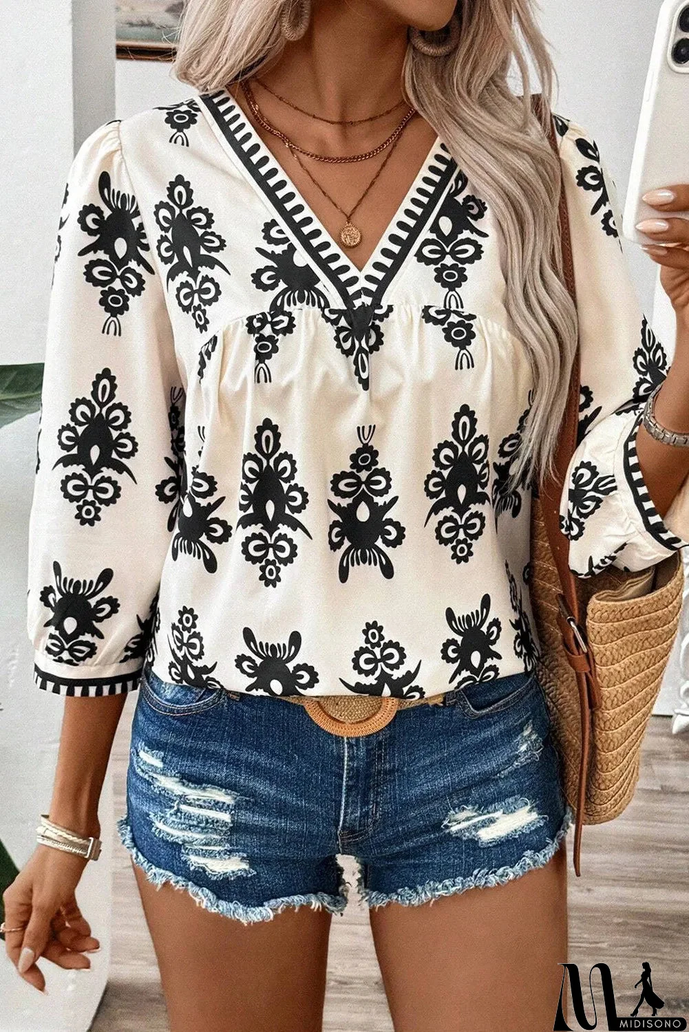 MidiSono - Chic and Versatile winter Blouse