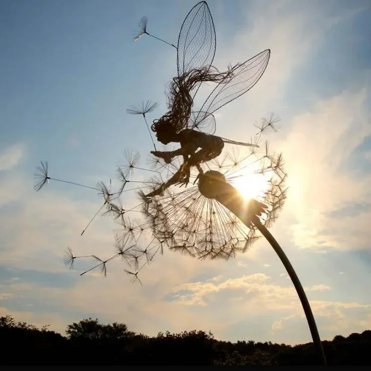 Wayne Wallace 🧚Wonderland-like Winter Garden Decoration