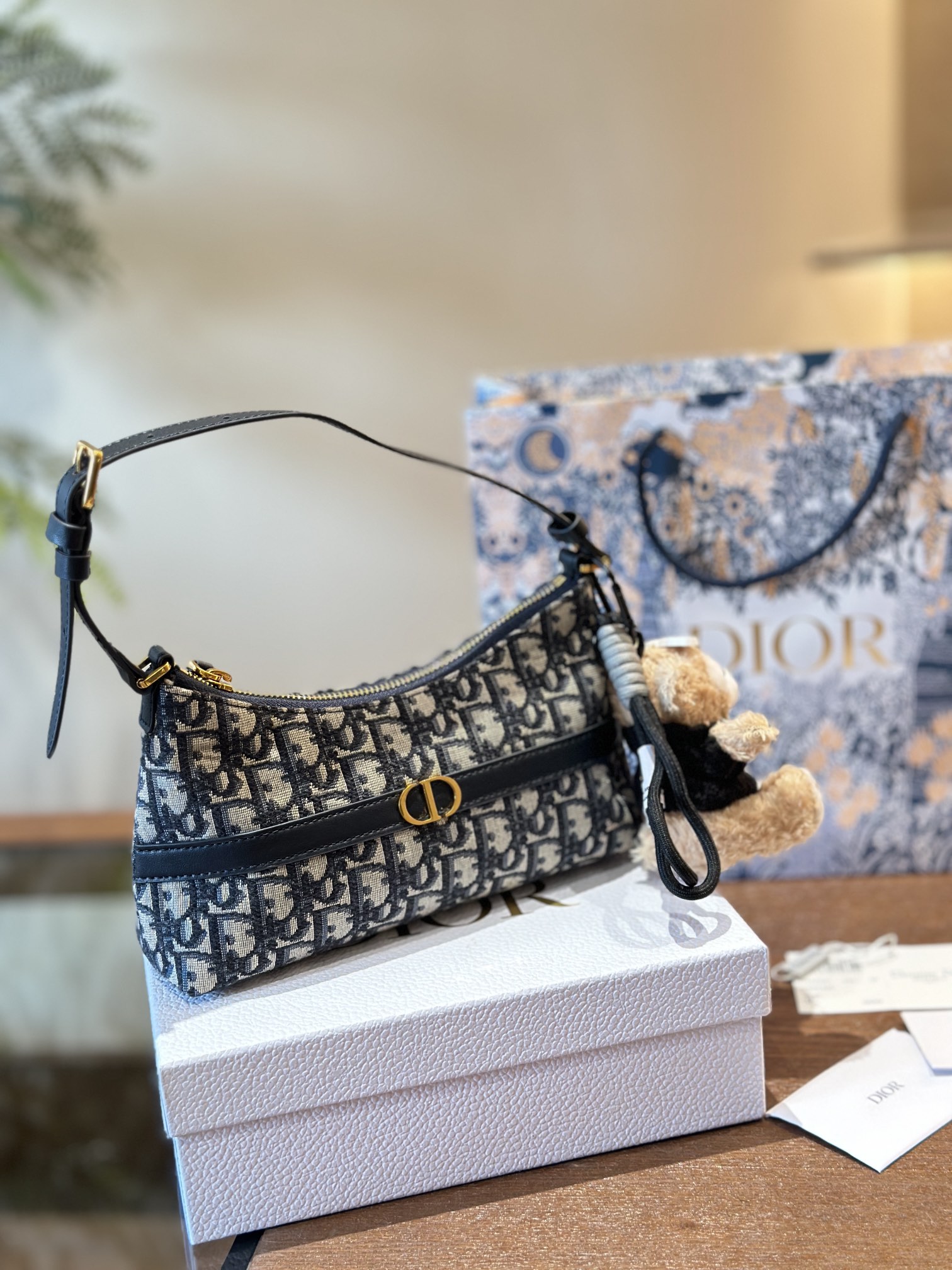 F403923525945f0ec3f49492afd8eb31