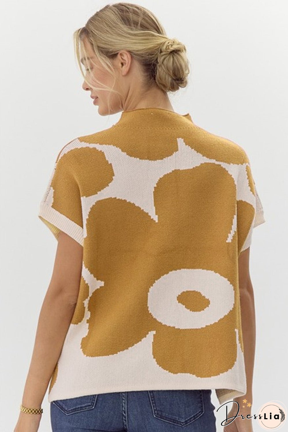 Camel Big Flower Pattern Stand Neck Short Sleeve Sweater