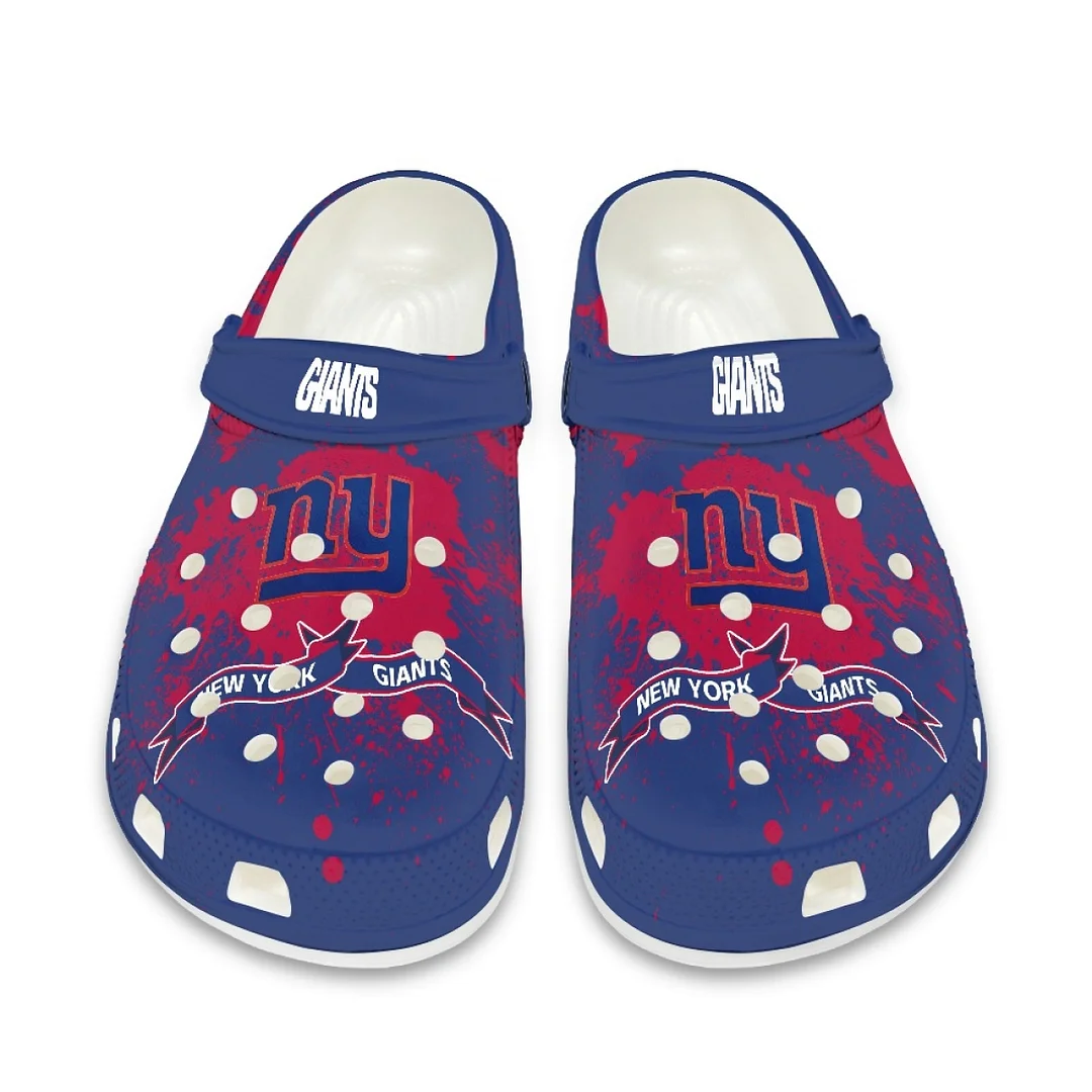 Crocs/beach shoes