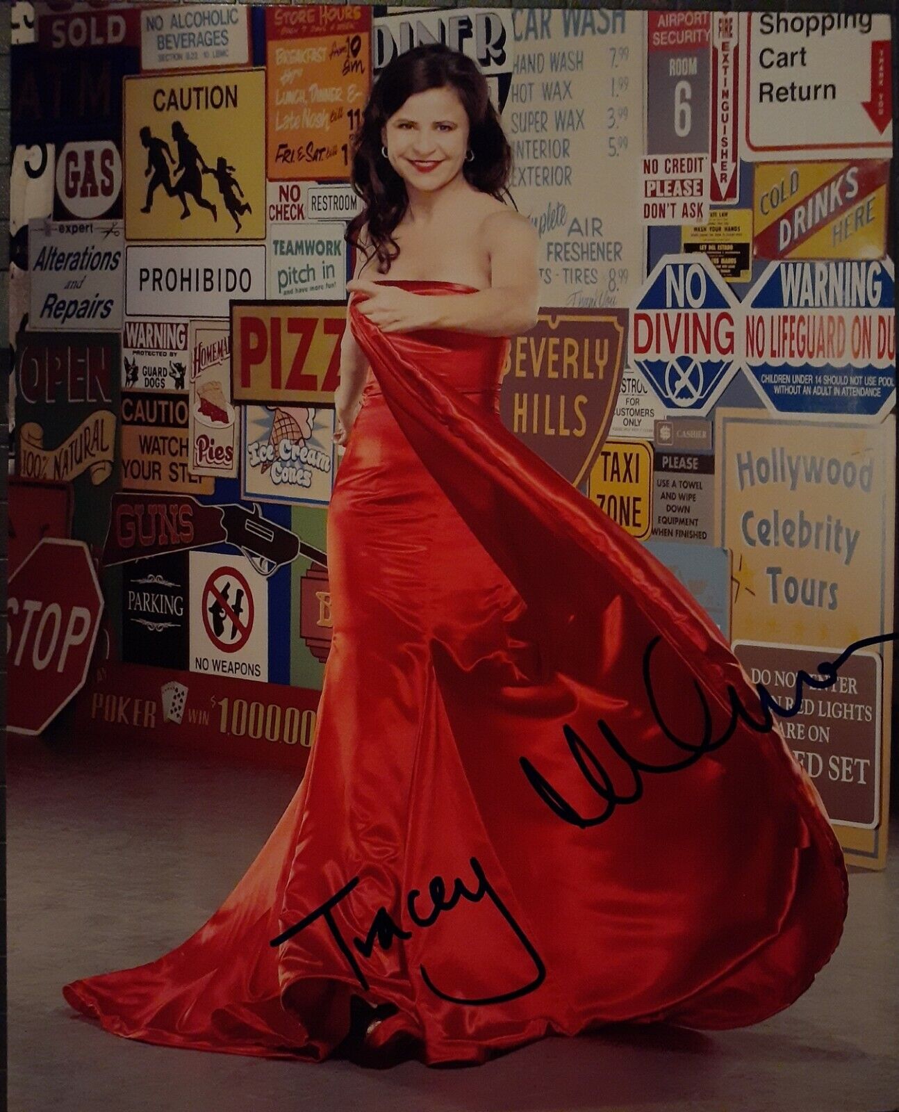 Tracey Ullman signed 8x10