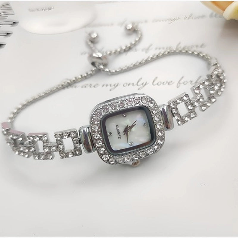 Elegant Luxurious Solid Color Telescopic Rope Quartz Watch Women’s Watches