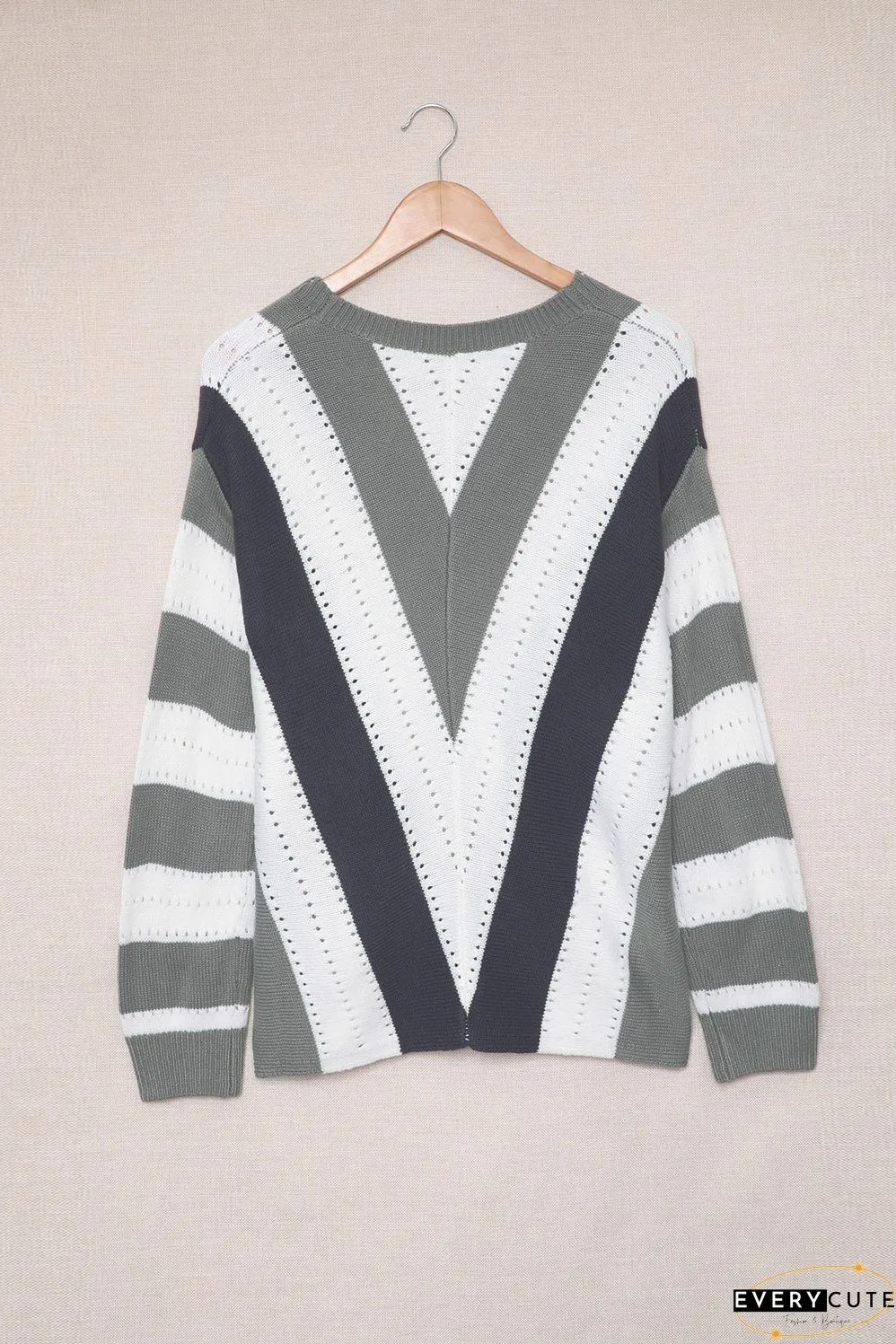 V-Neck Long Sleeve T-Shirt with Color Blocking