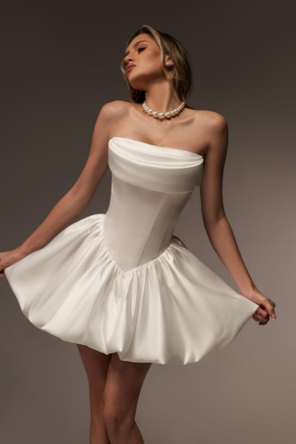 Lussooy Stunning Strapless Satin Sleeveless Pleated Short Homecoming Dress    