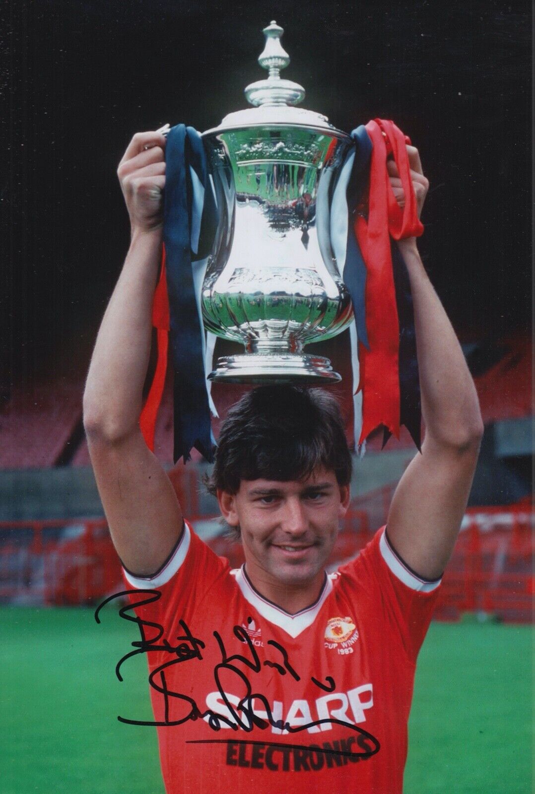 BRYAN ROBSON HAND SIGNED 12X8 Photo Poster painting MANCHESTER UNITED AUTOGRAPH FOOTBALL 9