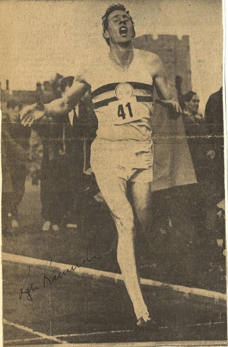 ROGER BANNISTER Signed Photo Poster paintinggraph - First Sub 4 Minute Mile World Record reprint