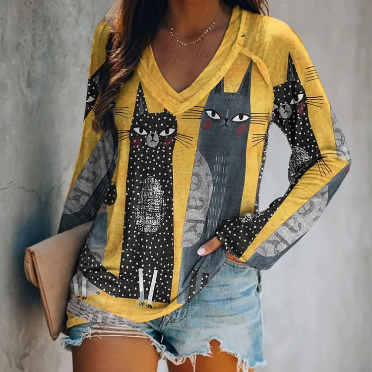 Vintage Cat Print V-Neck Women's T-Shirt