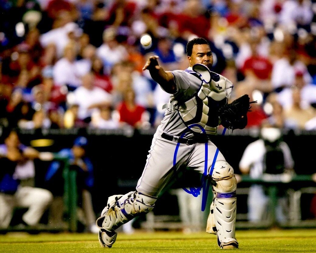 Autographed 8x10 WILIN ROSARIO Colorado Rockies Photo Poster painting - COA