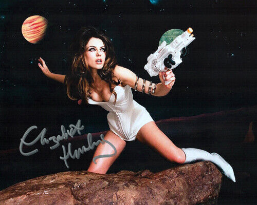 Autographed Photo Poster painting Elizabeth Hurley Signed 8 x 10