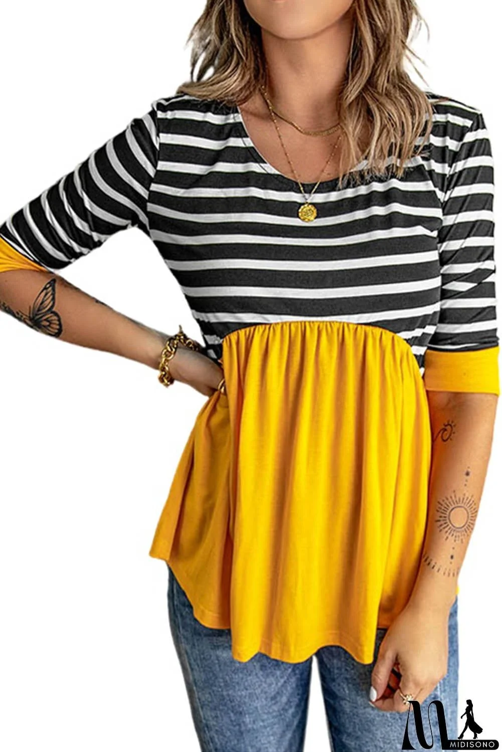 MidiSono - Striped Ruffled O-Neck Blouse