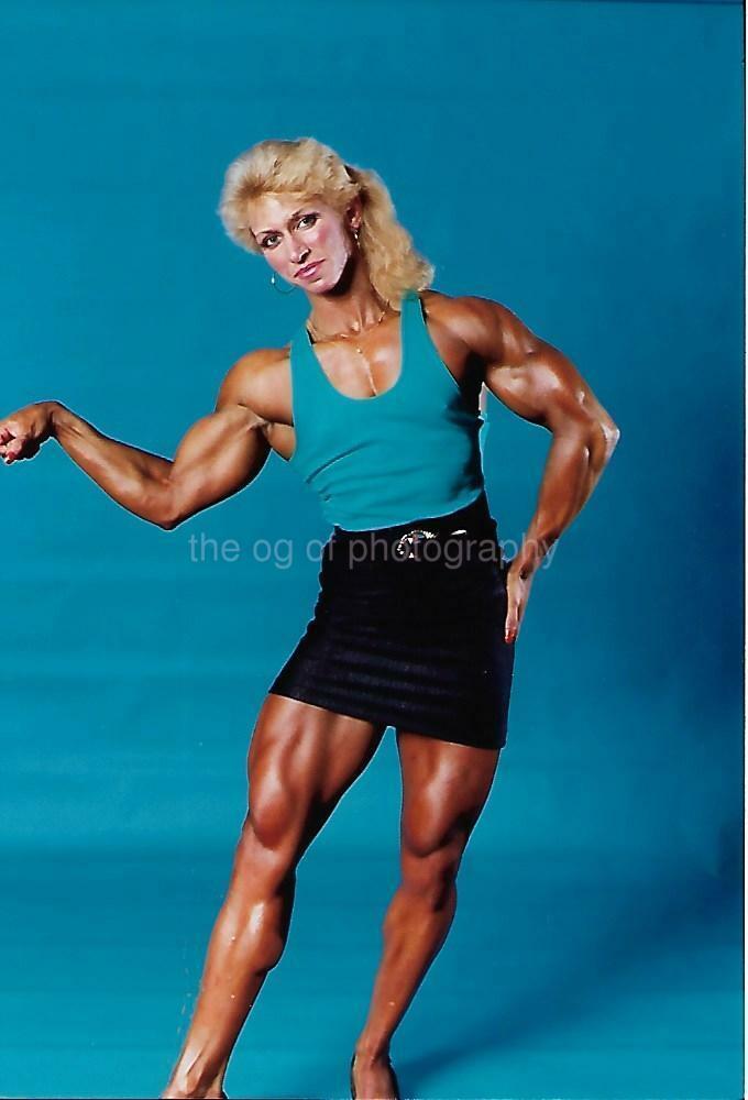 FEMALE BODYBUILDER 80's 90's FOUND Photo Poster painting Color MUSCLE GIRL Original EN 21 57 T