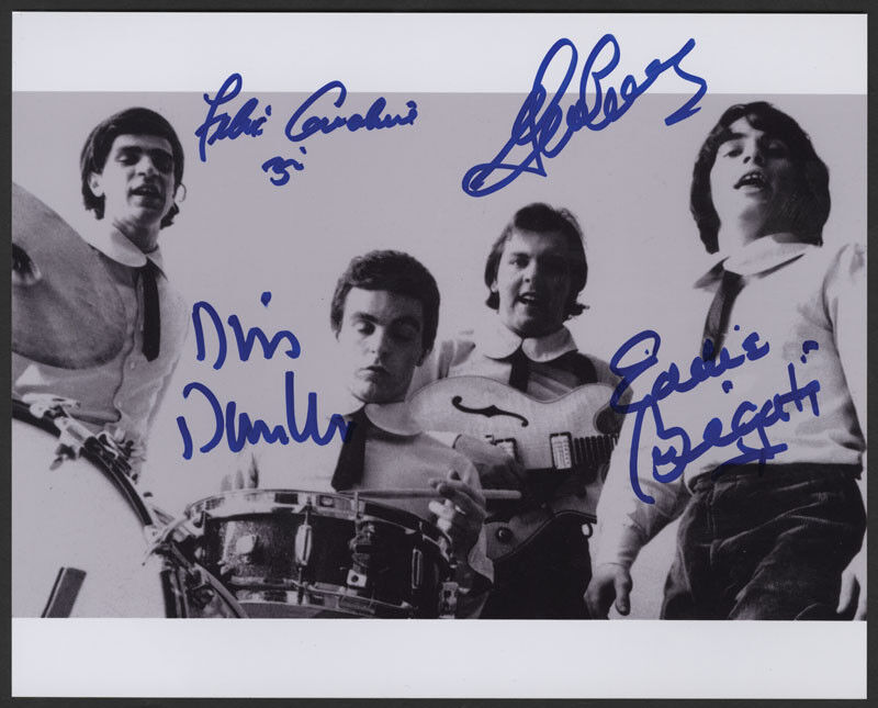 THE YOUNG RASCALS Signed Photo Poster paintinggraph - Pop / Rock Group - preprint