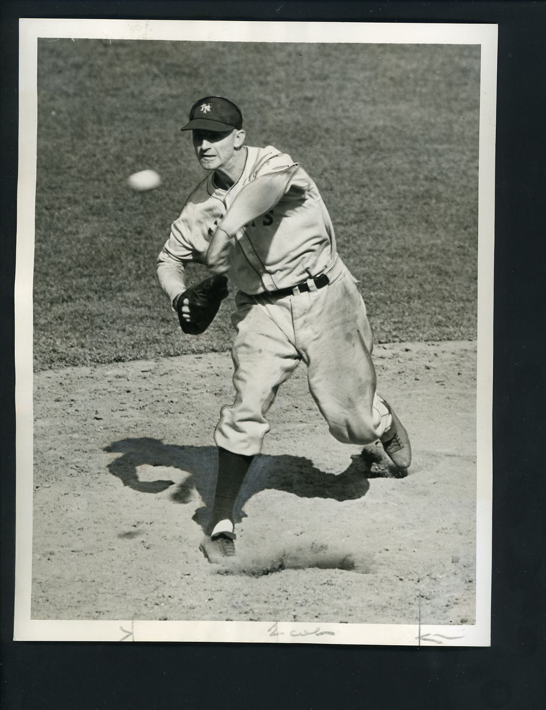 Johnny McCarthy pressed into pitching 1939 Press Photo Poster painting New York Giants