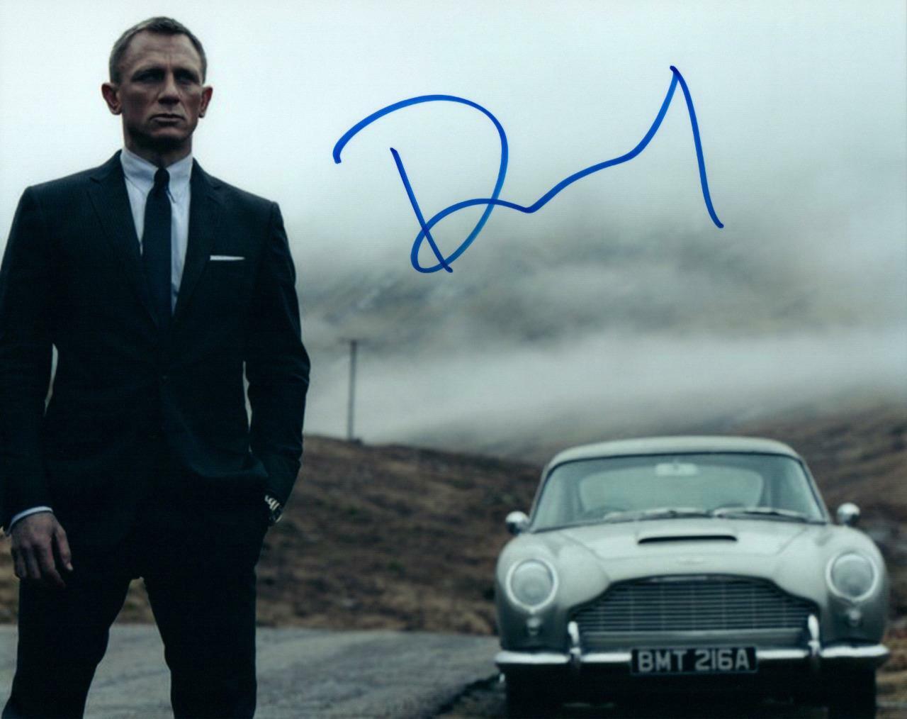 DANIEL CRAIG autographed 8x10 Picture signed Photo Poster painting and COA